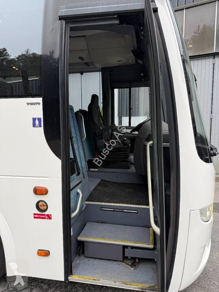 Távolsági autóbusz Volvo B12M Kombi