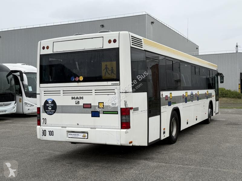 Távolsági autóbusz MAN  SU220 A72