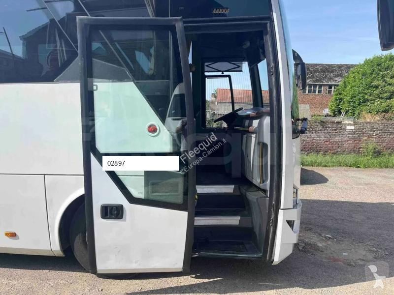 Isuzu Visigo coach