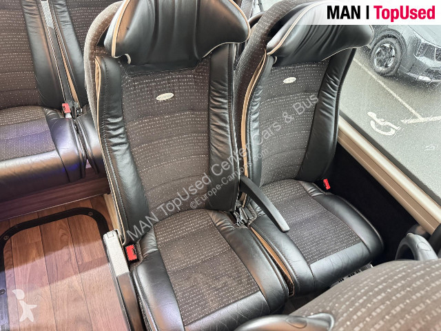 Междуградски автобус Neoplan Tourliner 53 pax...