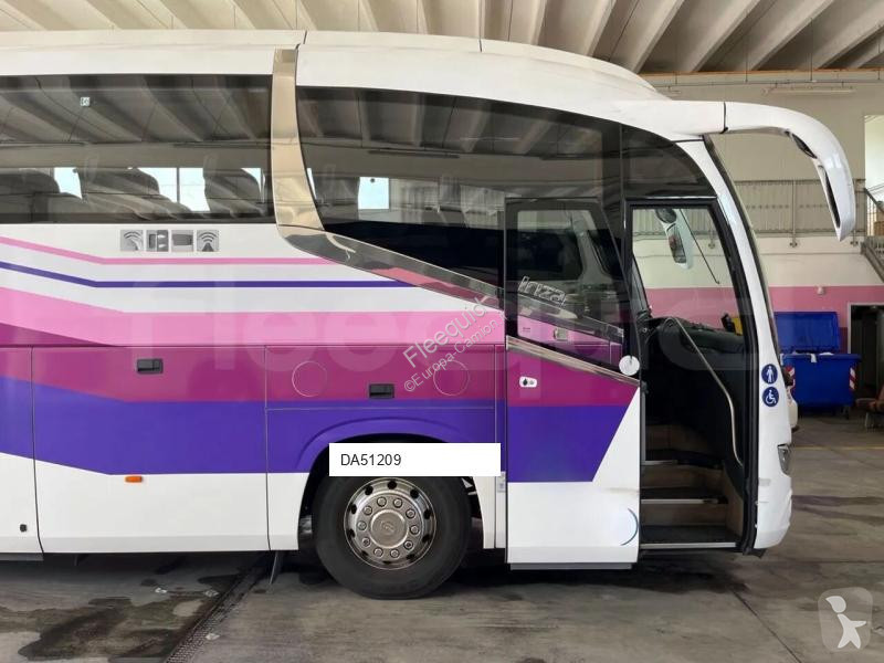 Междуградски автобус Irizar i6