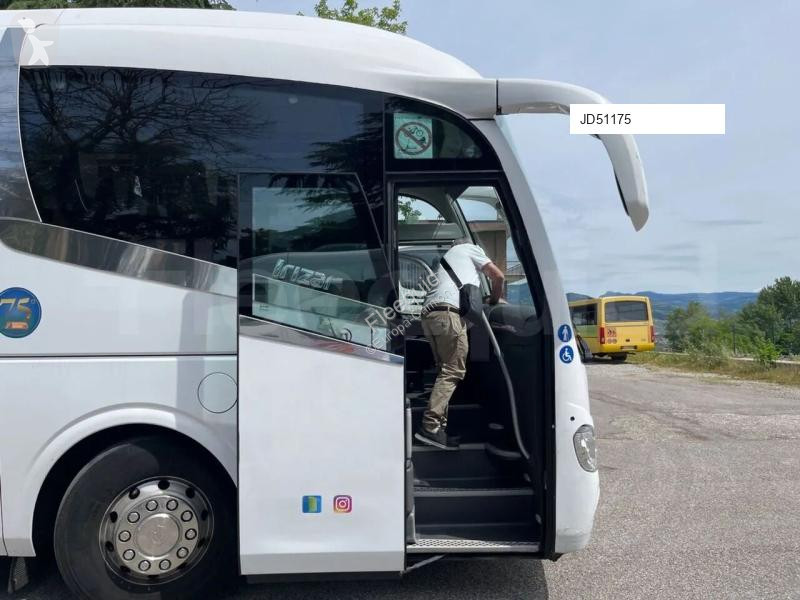 Междуградски автобус Irizar i6