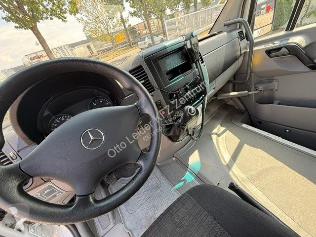 Autocar Mercedes 516 24 Sitzen El.Tühr