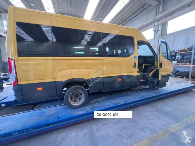 Ônibus viagem Iveco Daily