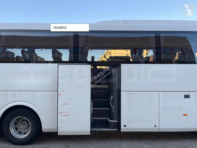 Междуградски автобус Irizar i6