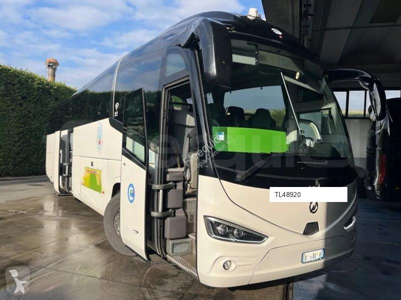 Междуградски автобус Irizar i6