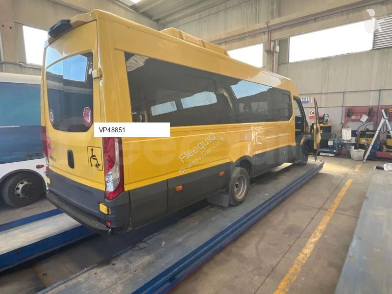 حافلة Iveco Daily