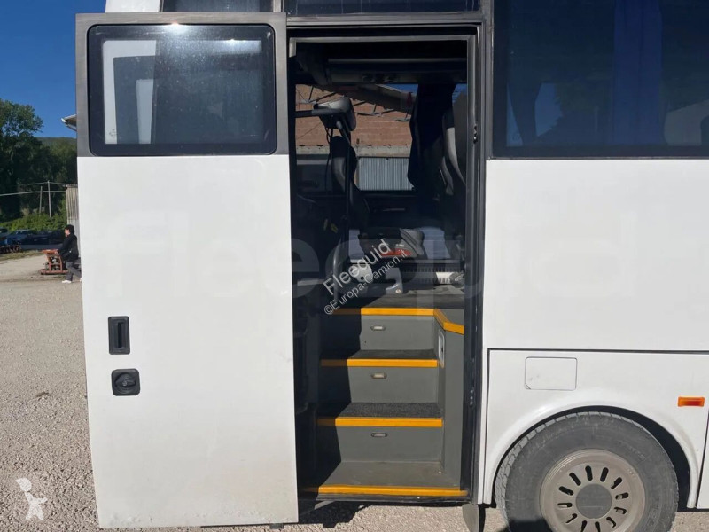 حافلة Isuzu