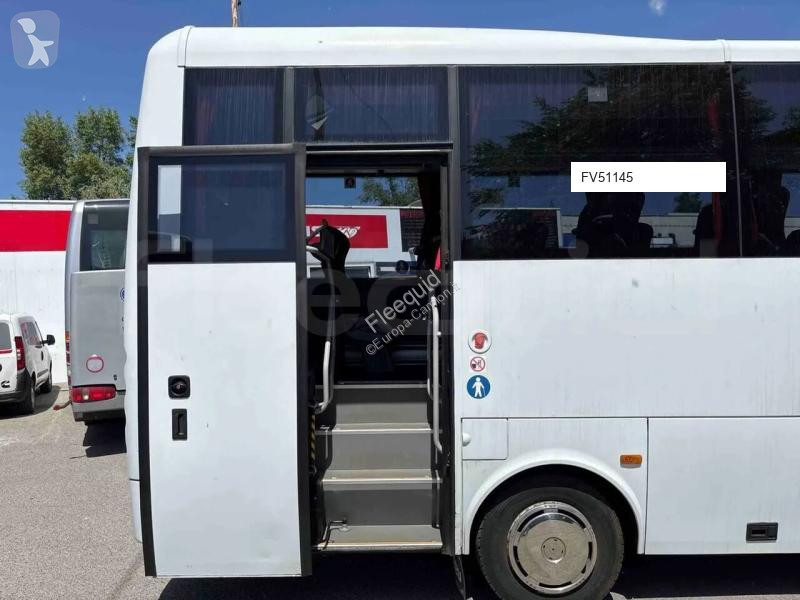 Autobus Isuzu Novo