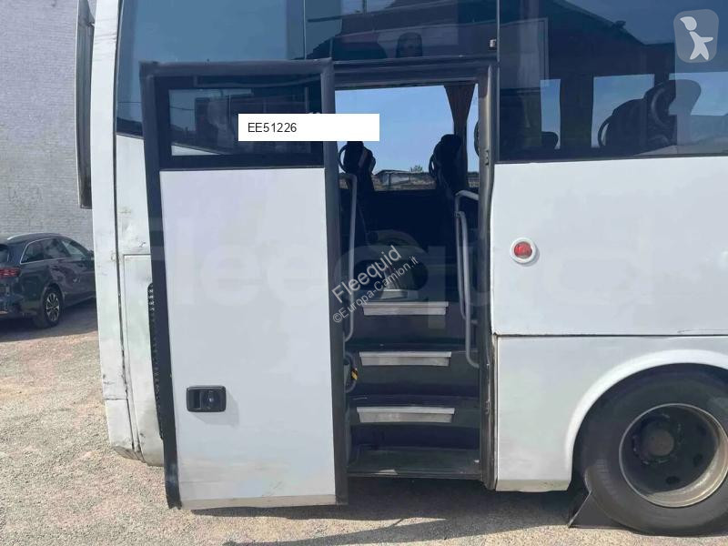 حافلة Isuzu Visigo