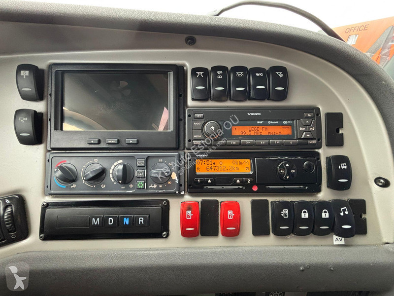 Autocar Volvo B8R H 6x2*4 61 SEATS / AC /...