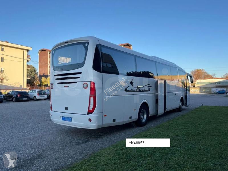 Междуградски автобус Irizar i6