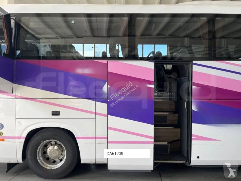 Междуградски автобус Irizar i6