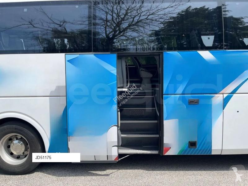 Междуградски автобус Irizar i6