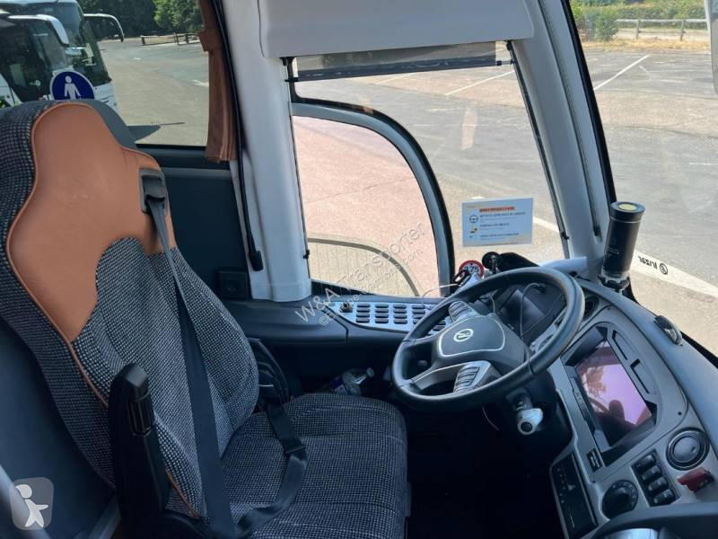 Междуградски автобус Irizar