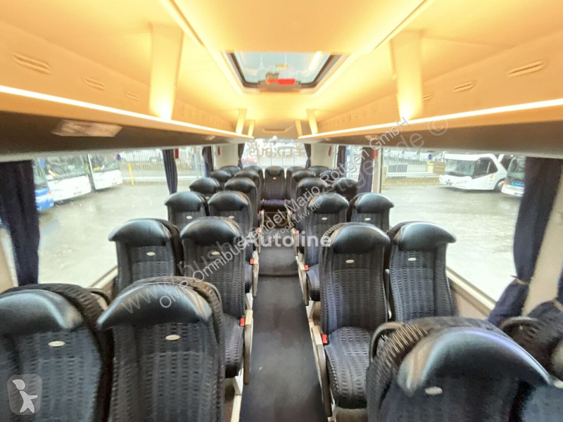 حافلة Neoplan L