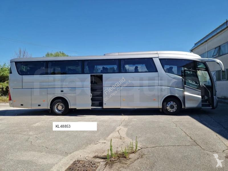 Autobus Irizar PB