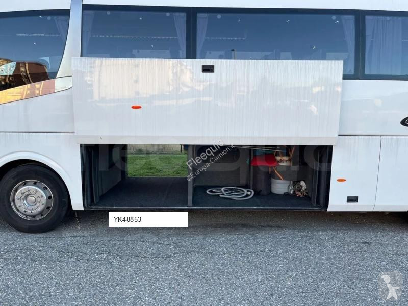 Междуградски автобус Irizar i6