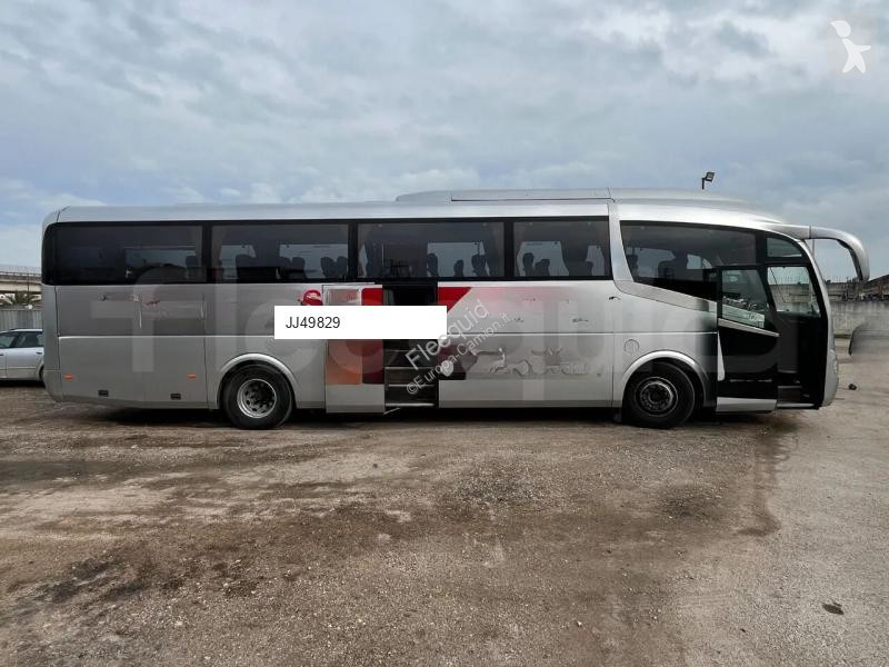 Междуградски автобус Irizar i6