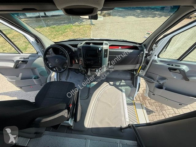 حافلة Mercedes 516 23 Sitzen