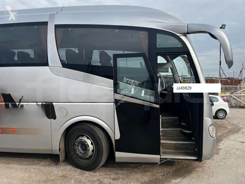 Междуградски автобус Irizar i6