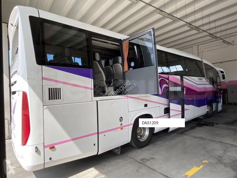 Междуградски автобус Irizar i6