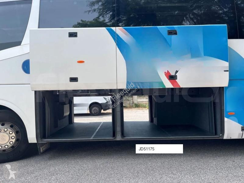 Междуградски автобус Irizar i6