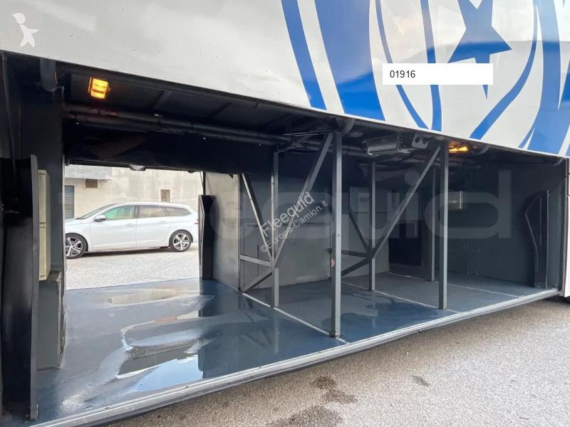 Iveco 389 coach