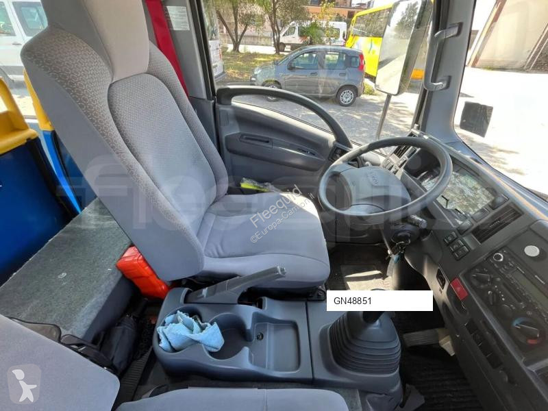 حافلة Isuzu