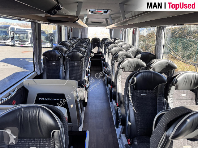 Междуградски автобус Neoplan P10 Tourliner