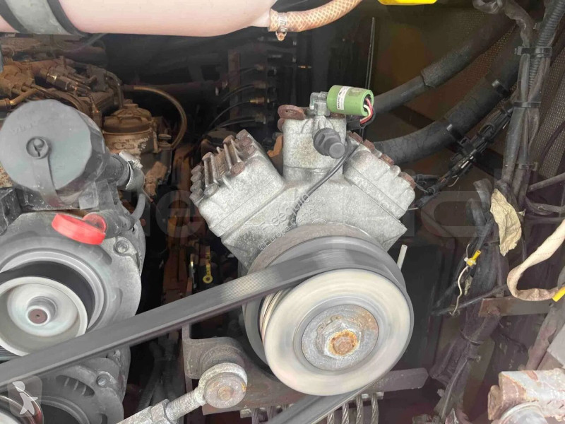 Междуградски автобус Scania Touring HD