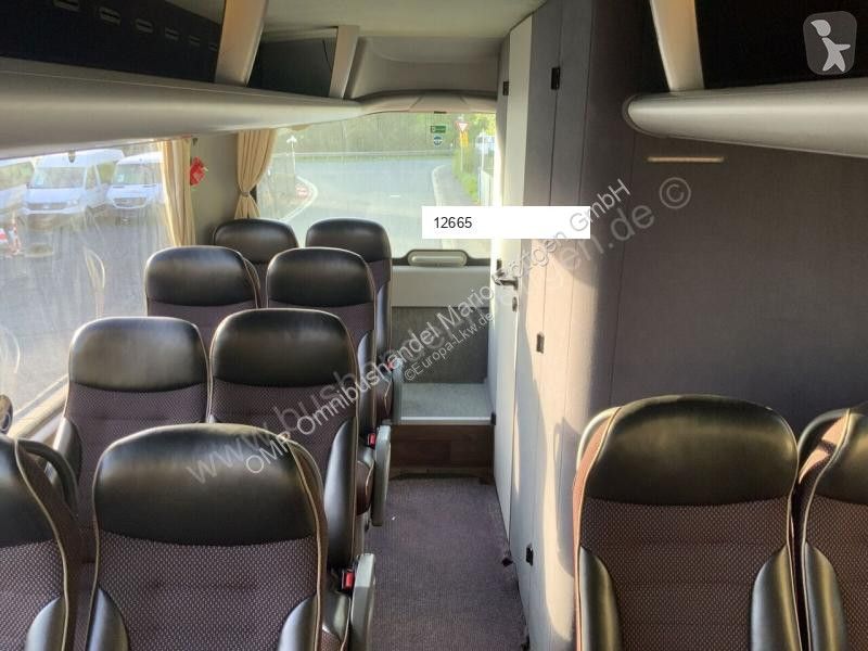 MAN R 09  C coach