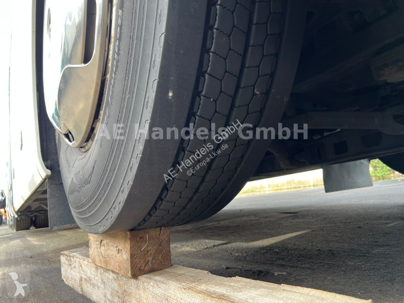 Touringcar Mercedes RHD M...