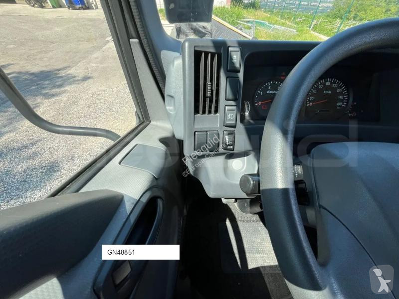 حافلة Isuzu