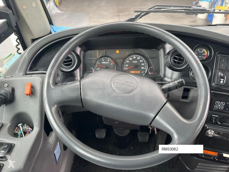 حافلة Isuzu