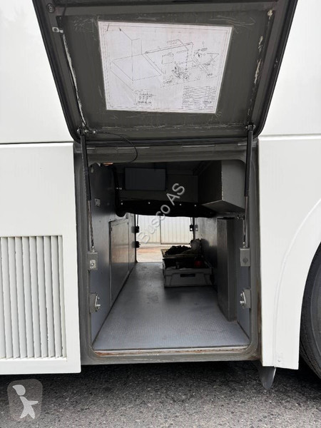 Távolsági autóbusz Volvo B12M Kombi
