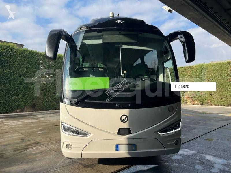 Междуградски автобус Irizar i6