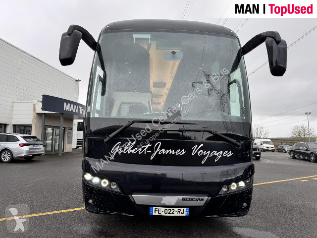 Междуградски автобус Neoplan Tourliner 53 pax...