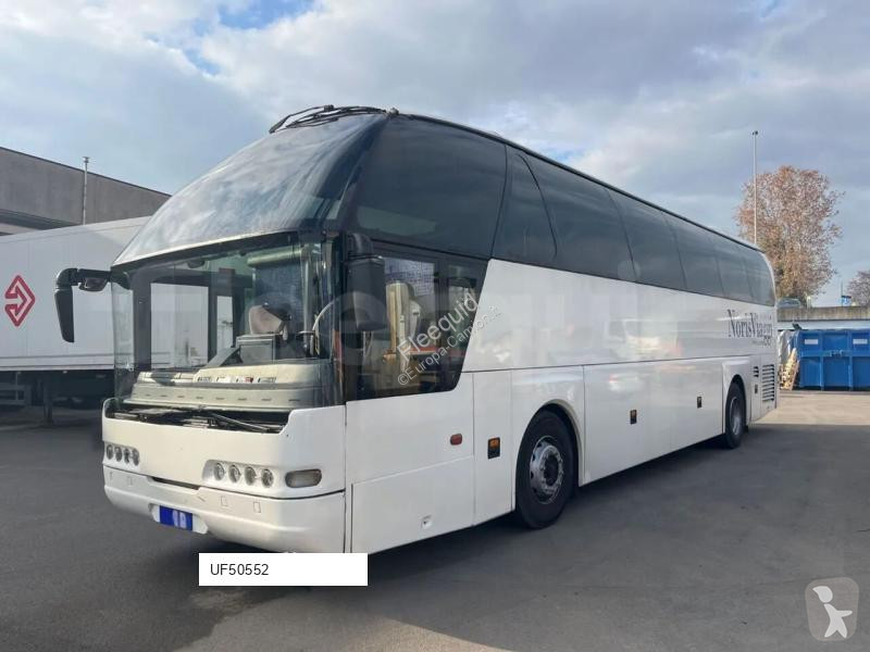 Междуградски автобус Neoplan