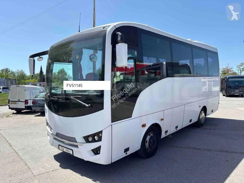 Autobus Isuzu Novo