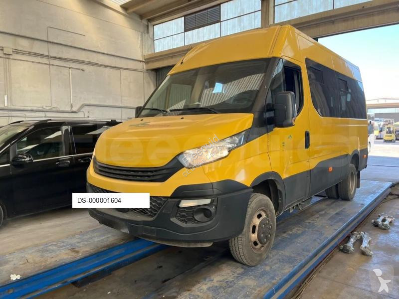 Ônibus viagem Iveco Daily