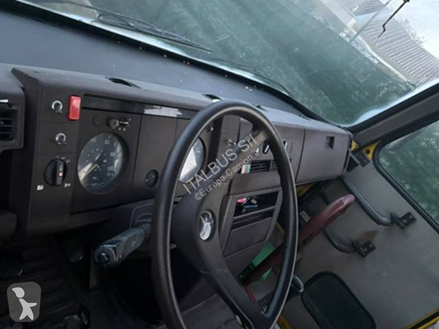 حافلة Mercedes 711 D