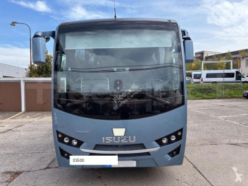 Isuzu Novo coach