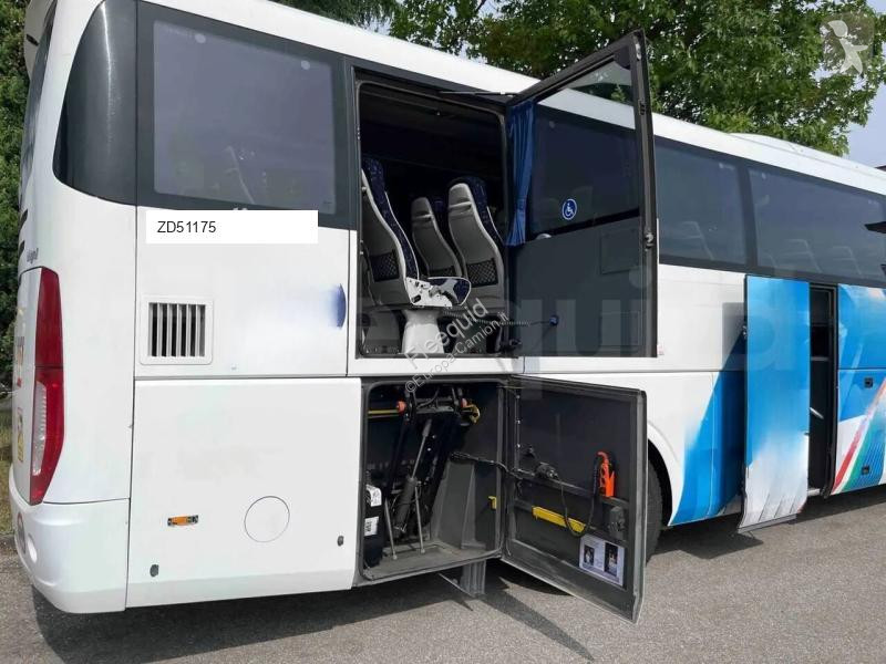 Междуградски автобус Irizar i6
