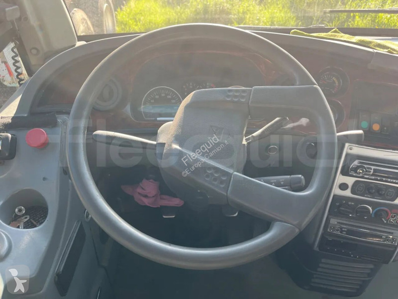 حافلة Isuzu