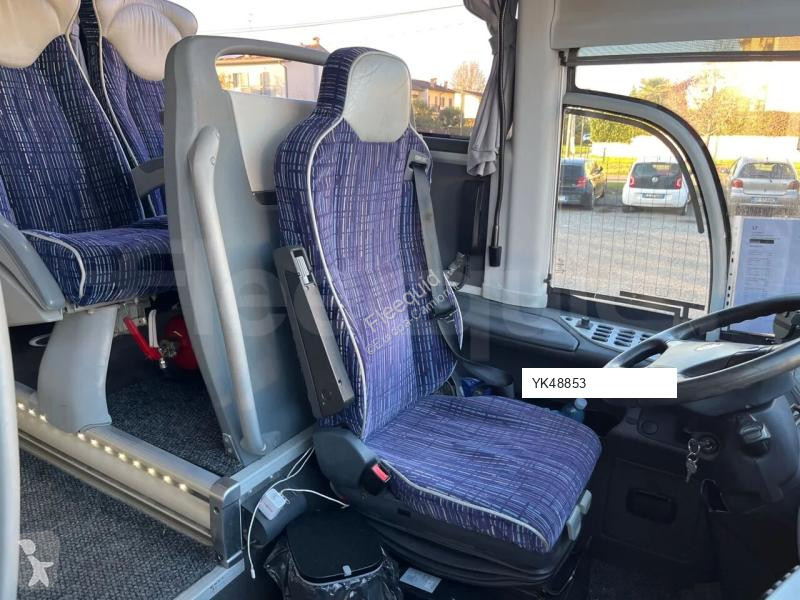 Междуградски автобус Irizar i6