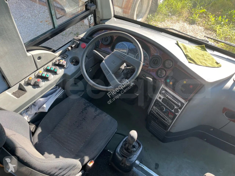 حافلة Isuzu