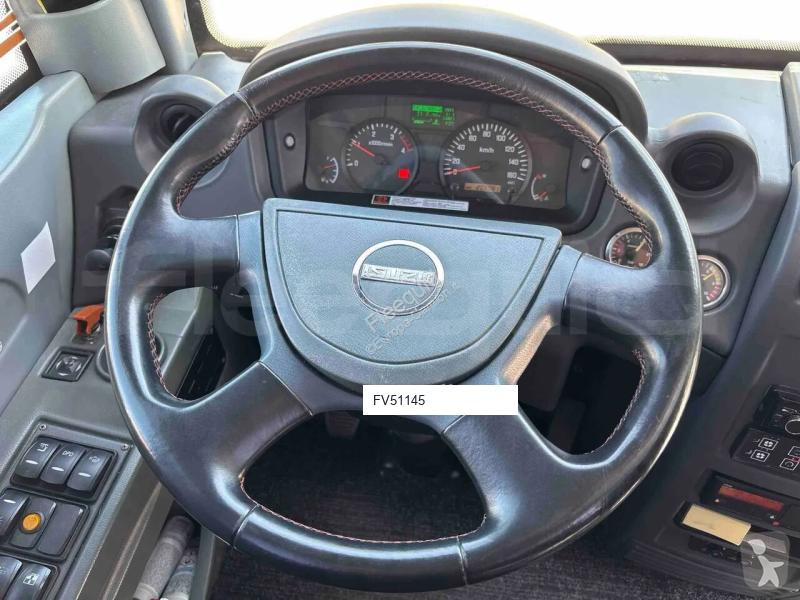 Autobus Isuzu Novo