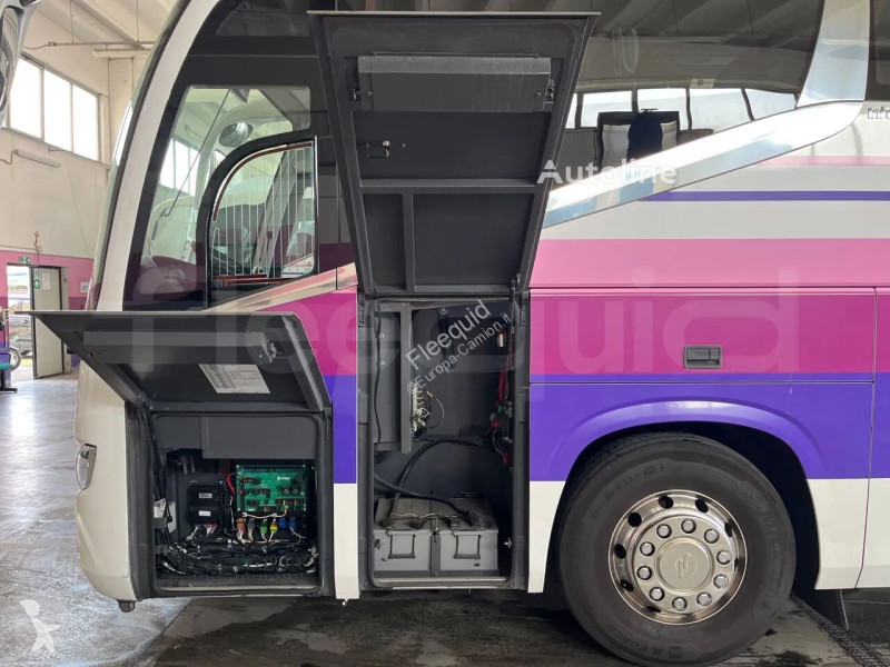 Междуградски автобус Irizar i6