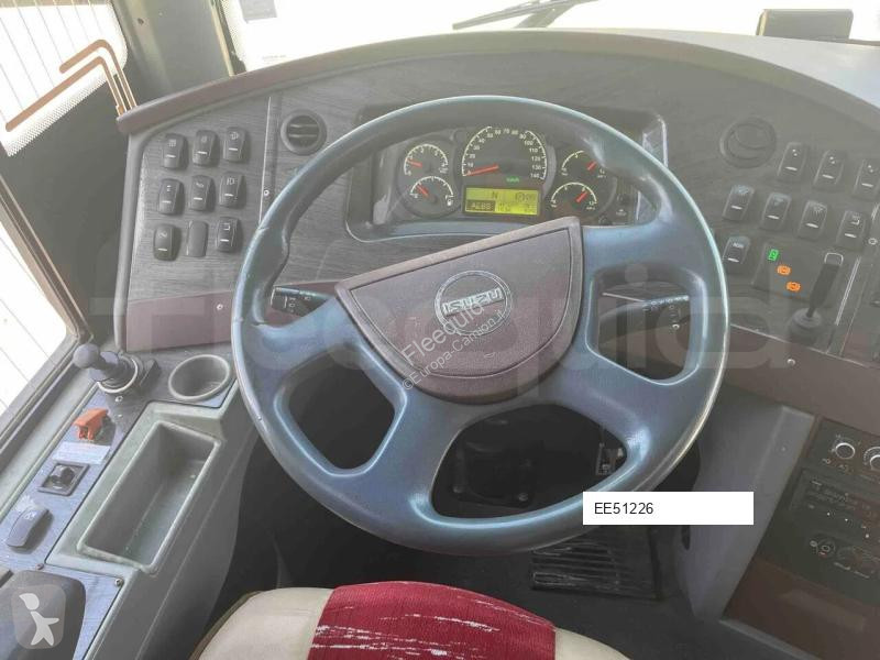 حافلة Isuzu Visigo